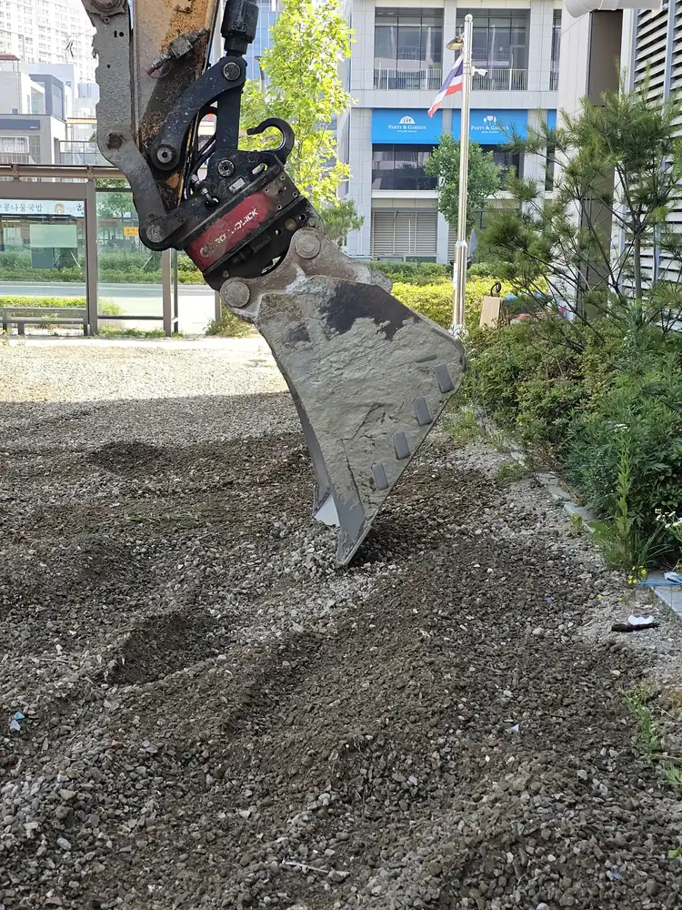 신도시 공터 화단 간판 침범하지 않는 작업 반경 확인
